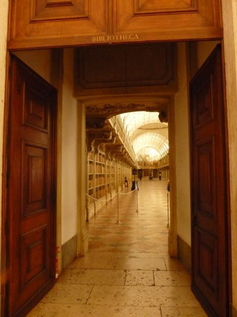 Entrance to Mafra Palace Library | Entrada da Biblioteca do Palácio de Mafra